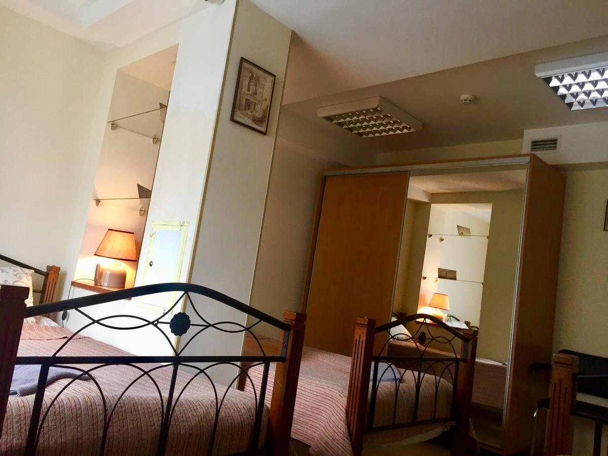 Westend Hostel 키예프 외부 사진